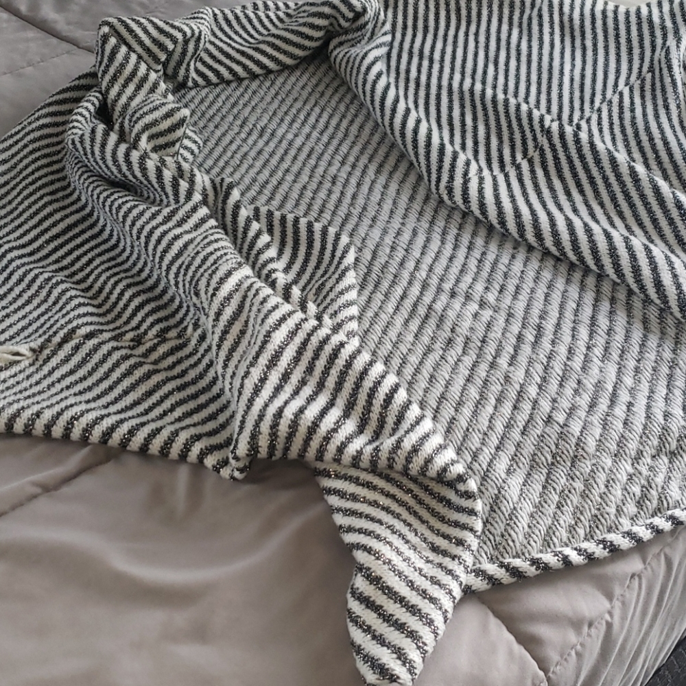 Shawl/Sweater